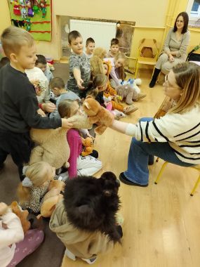 Obrazy news&oacute;w: mis_bibl_5.jpg