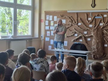 Obrazy news&oacute;w: spotkanie_z_autorem_3.jpg
