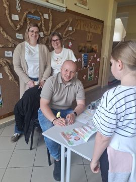Obrazy news&oacute;w: spotkanie_z_autorem_8.jpg