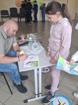 Obrazy news&oacute;w: spotkanie_z_autorem_9.jpg